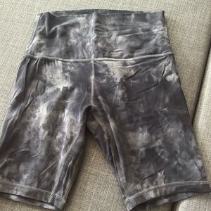 Barely worn lululemon biker shorts